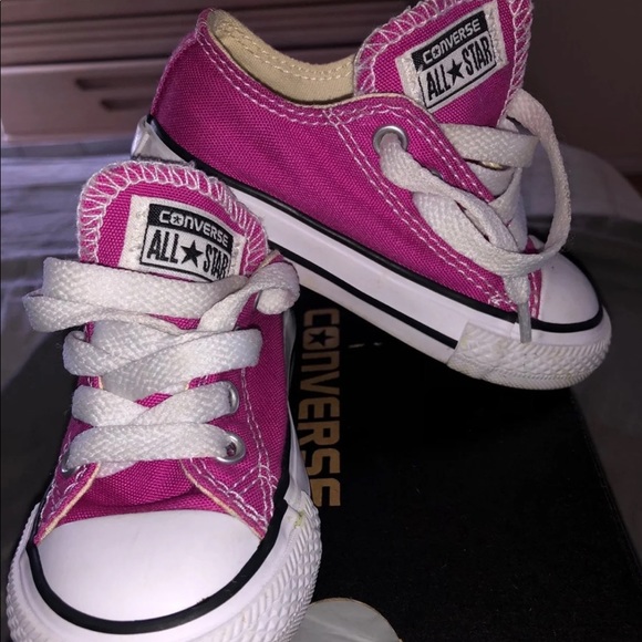 Converse - Picture 2 of 3